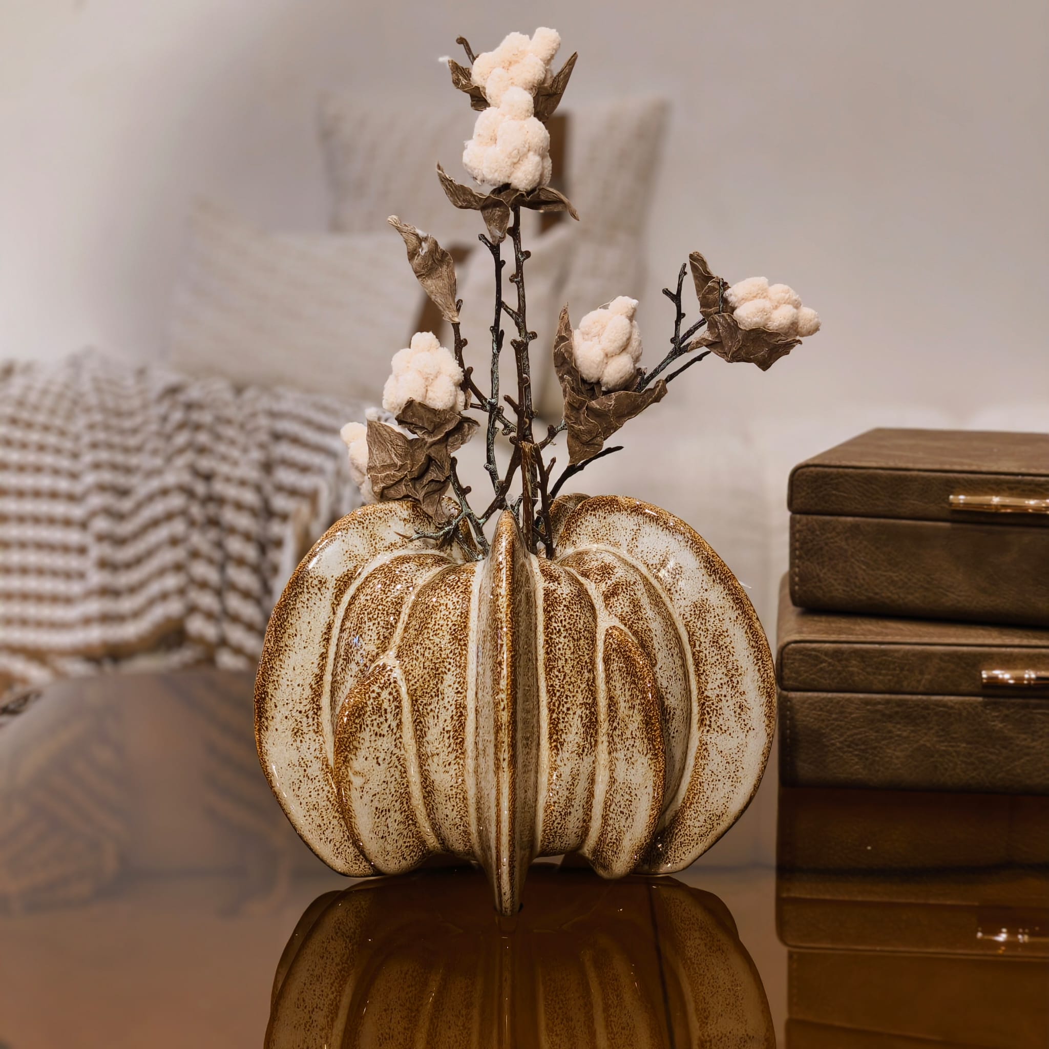 بتلات الذهب Golden Bloom Vase - الصورة 2